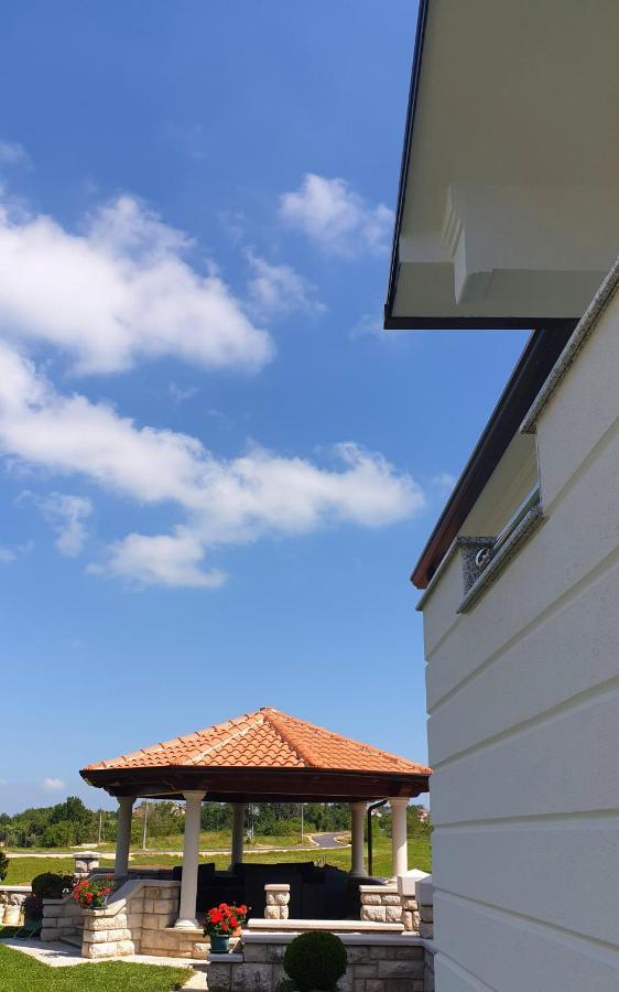 Holiday Apartment Villa Bianca Pazin Exteriér fotografie